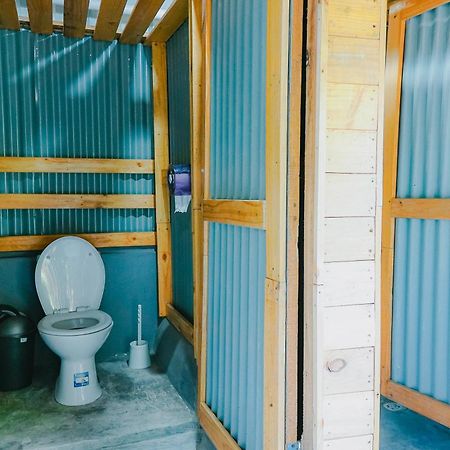 Kokos Hostel Padang City ภายนอก รูปภาพ
