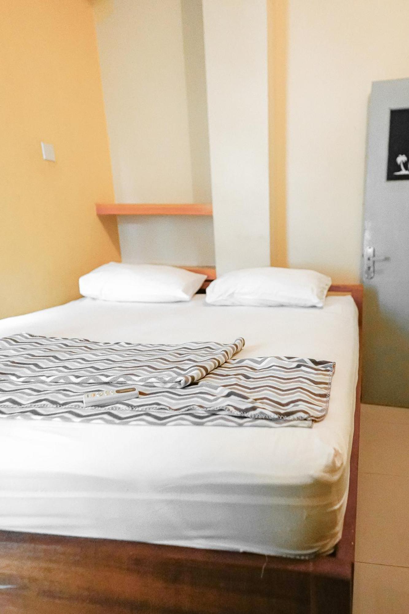 Kokos Hostel Padang City ภายนอก รูปภาพ