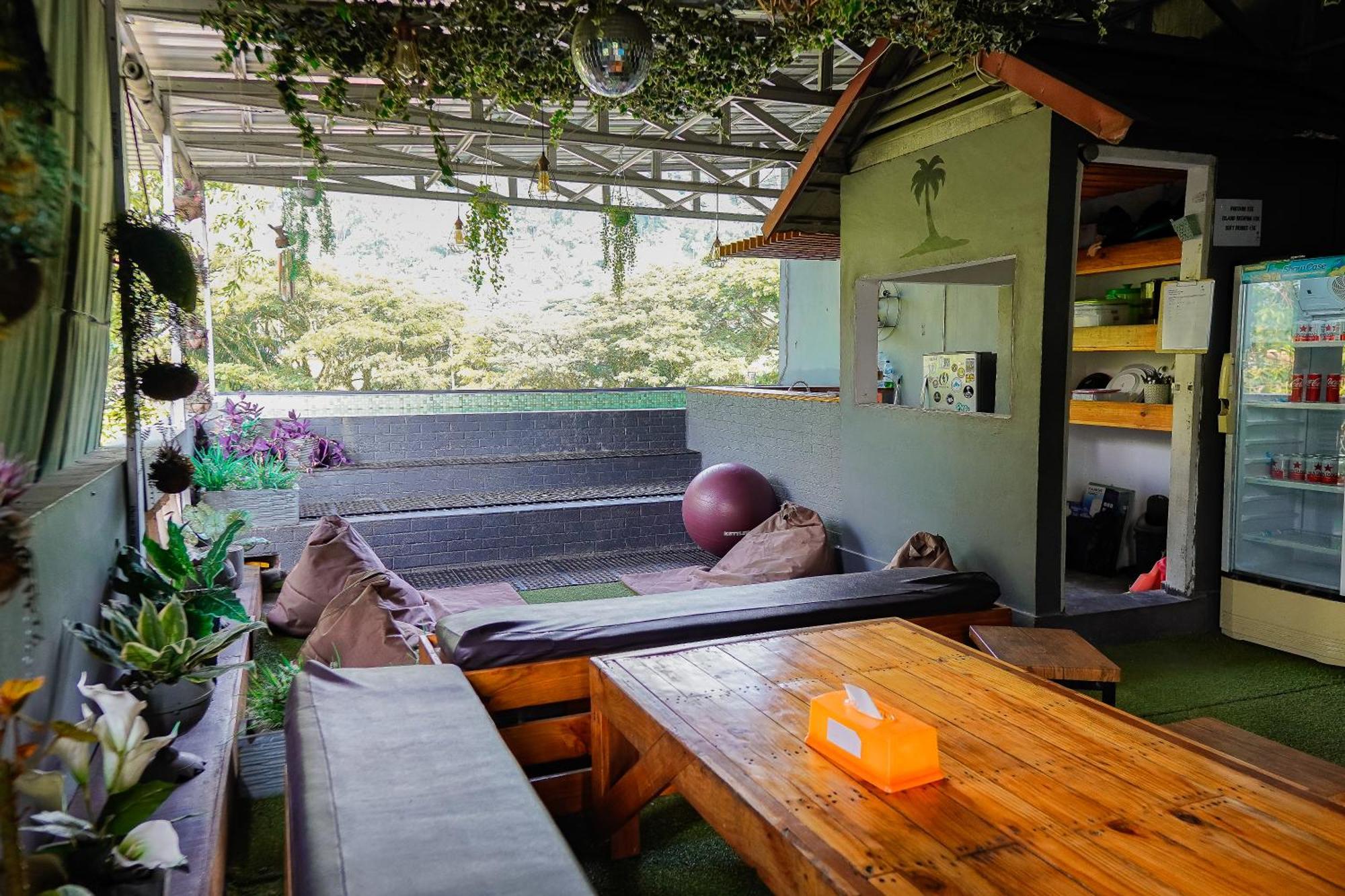 Kokos Hostel Padang City ภายนอก รูปภาพ