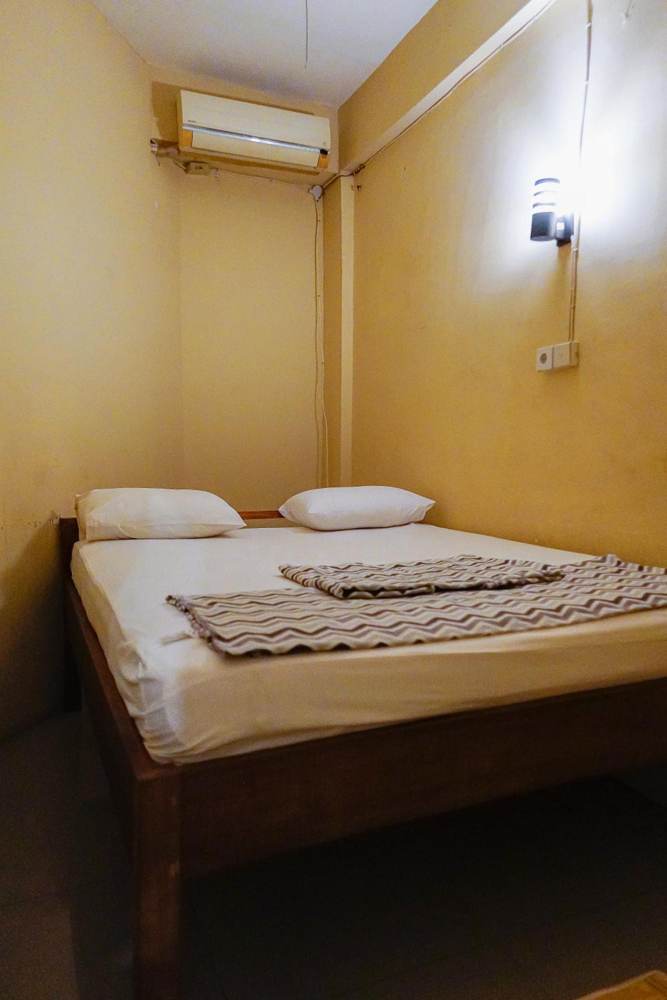 Kokos Hostel Padang City ภายนอก รูปภาพ