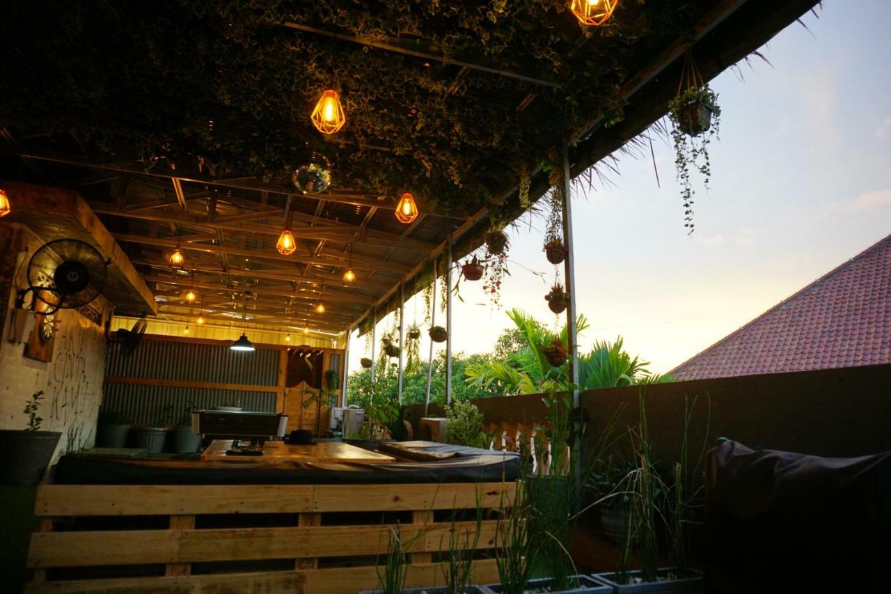 Kokos Hostel Padang City ภายนอก รูปภาพ