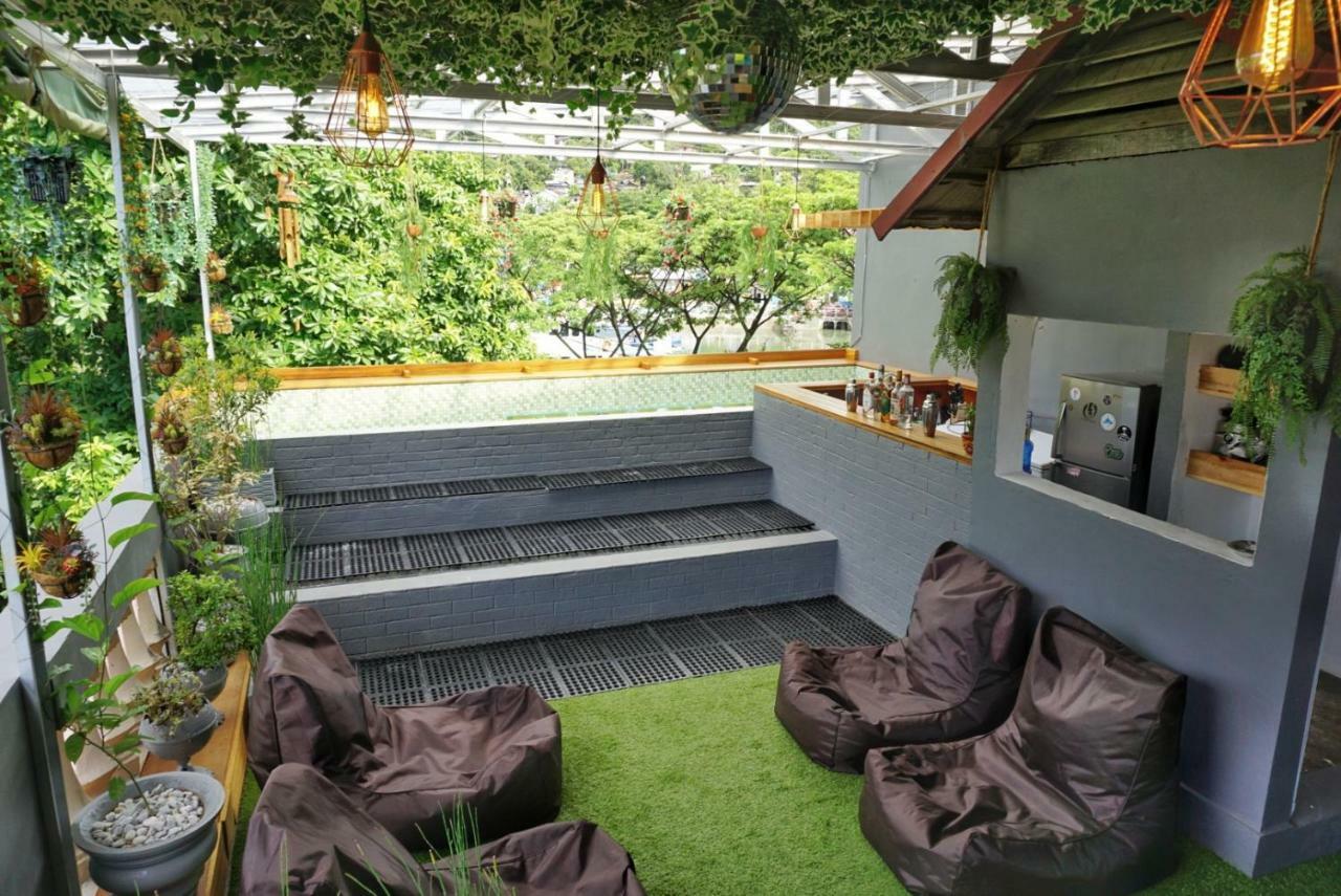 Kokos Hostel Padang City ภายนอก รูปภาพ